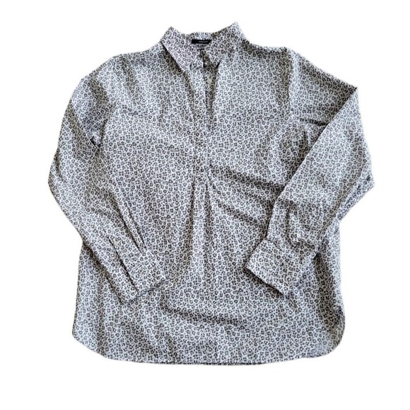 EUC No Iron Supima Lands' End women's half button down dress shirt, 8, cotton - Picture 4 of 9